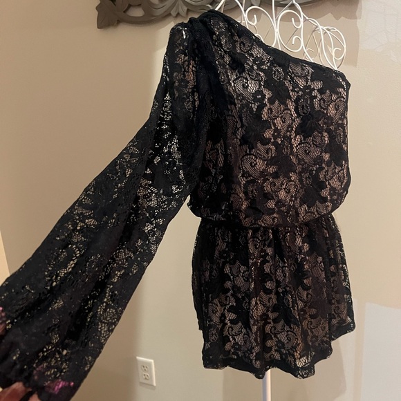 Bisou Bisou Tops - Bisou Bisou Black Lace One-Shoulder Blouse